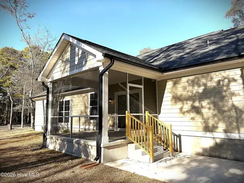 745 Lakeside Drive SE Bolivia NC 28422