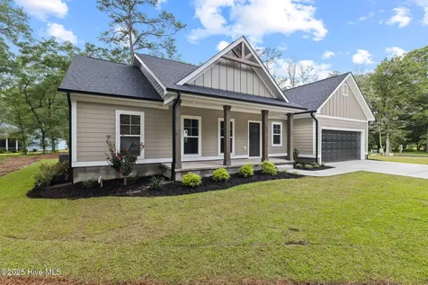 745 Lakeside Drive SE Bolivia NC 28422
