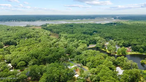 745 Lakeside Drive SE Bolivia NC 28422