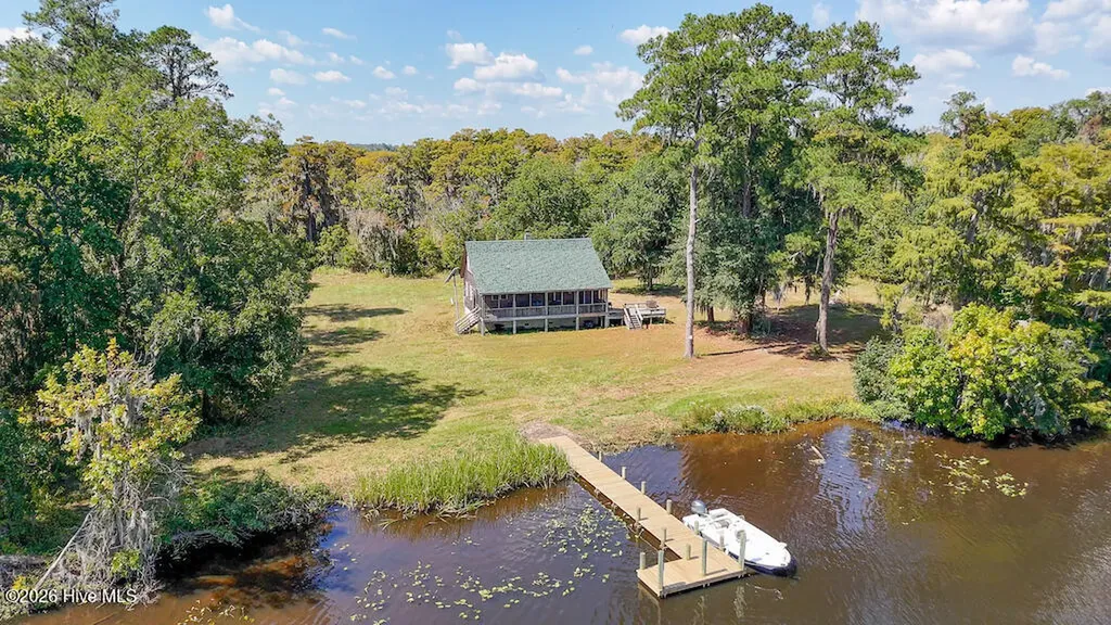 100 Hog Island New Bern NC 28560