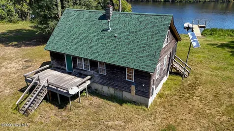 100 Hog Island New Bern NC 28560