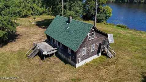 100 Hog Island New Bern NC 28560