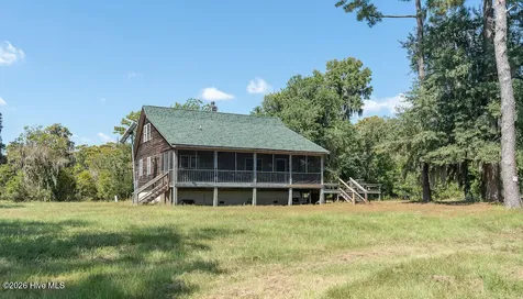 100 Hog Island New Bern NC 28560