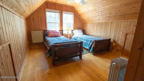 100 Hog Island New Bern NC 28560