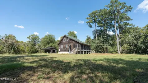 100 Hog Island New Bern NC 28560