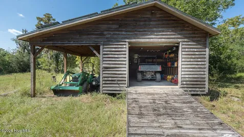 100 Hog Island New Bern NC 28560