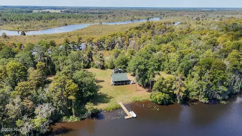 100 Hog Island New Bern NC 28560