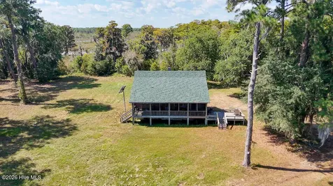 100 Hog Island New Bern NC 28560