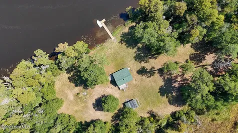 100 Hog Island New Bern NC 28560