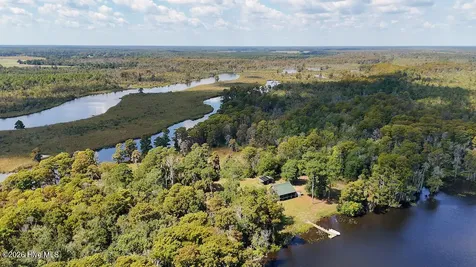 100 Hog Island New Bern NC 28560
