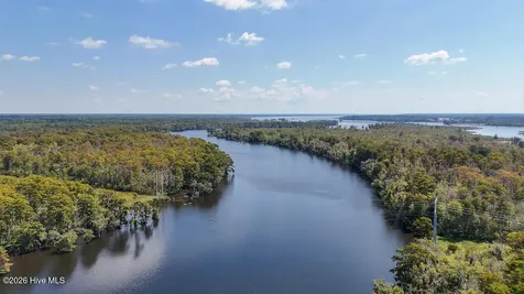 100 Hog Island New Bern NC 28560