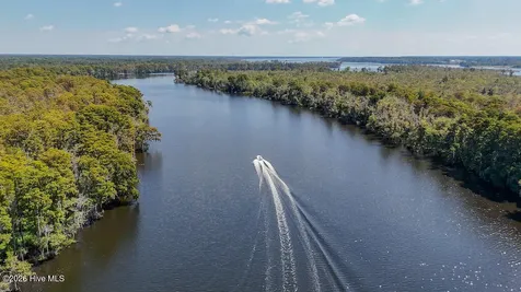 100 Hog Island New Bern NC 28560
