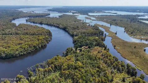 100 Hog Island New Bern NC 28560