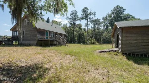 100 Hog Island New Bern NC 28560