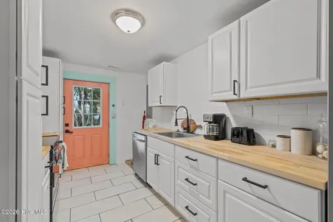 5713 Emerald Drive Emerald Isle NC 28594