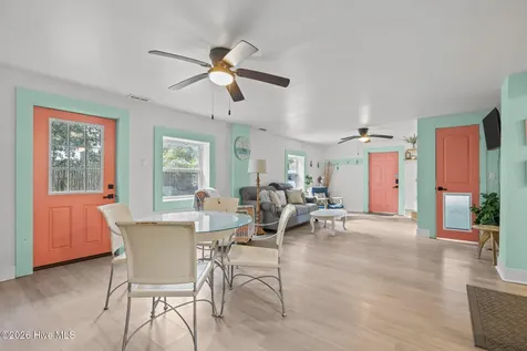 5713 Emerald Drive Emerald Isle NC 28594