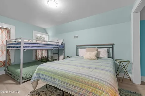 5713 Emerald Drive Emerald Isle NC 28594