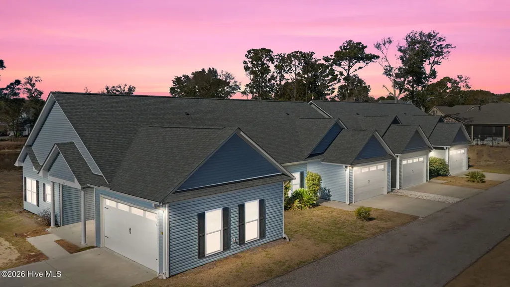 510 W St George Street Southport NC 28461