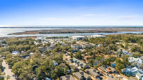 510 W St George Street Southport NC 28461
