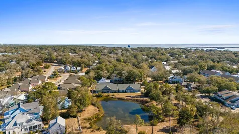 510 W St George Street Southport NC 28461
