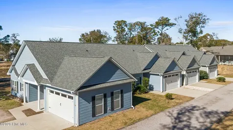 510 W St George Street Southport NC 28461