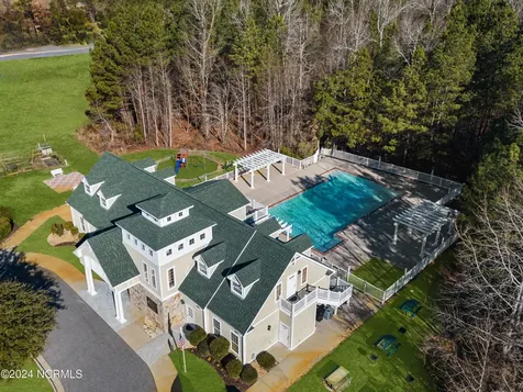 3302 Penguin Circle Elizabeth City NC 27909