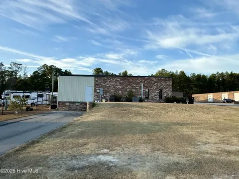 142 Aqua Shed Court Aberdeen NC 28315