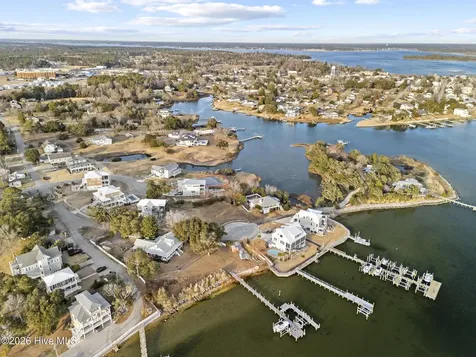 221 Deer Island Road Swansboro NC 28584