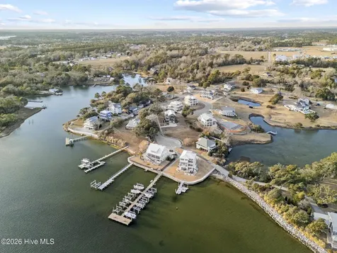 221 Deer Island Road Swansboro NC 28584
