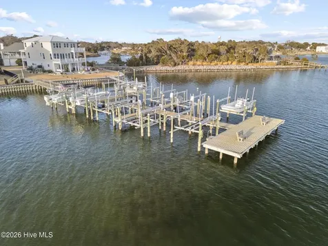221 Deer Island Road Swansboro NC 28584