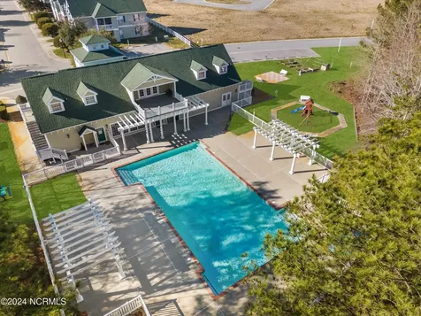 3301 Penguin Circle Elizabeth City NC 27909