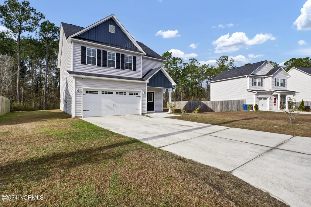 512 Everett Glades Sneads Ferry NC 28460