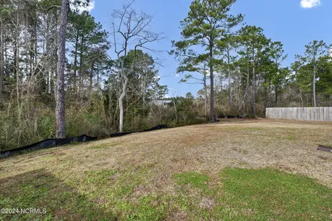 512 Everett Glades Sneads Ferry NC 28460