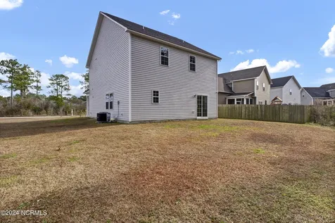 512 Everett Glades Sneads Ferry NC 28460