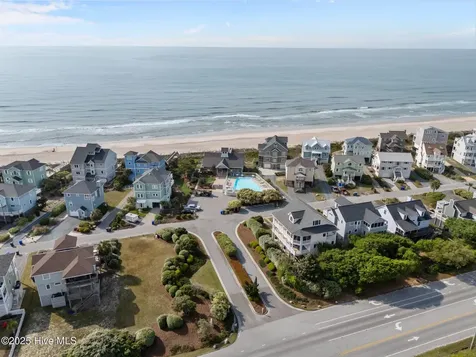 126 S Permuda Wynd Drive North Topsail Beach NC 28460