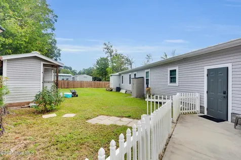 414 W Branch Drive Newport NC 28570