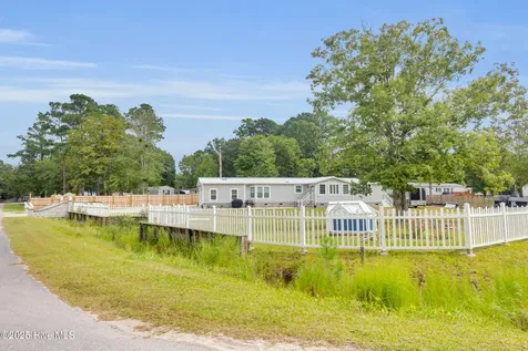414 W Branch Drive Newport NC 28570