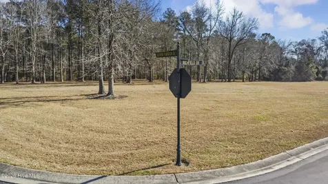 17 Richfield Drive Oriental NC 28571