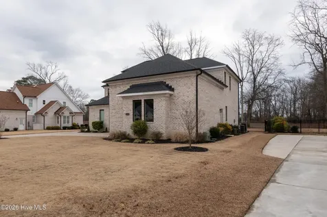 2221 Brook Fields Drive Winterville NC 28590