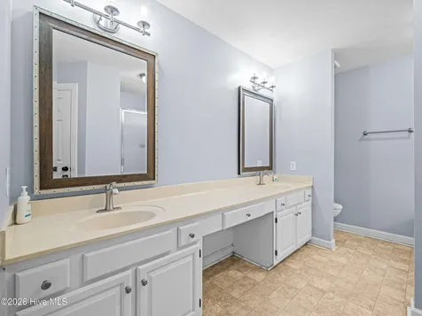 503 Wythe Grove Jacksonville NC 28546