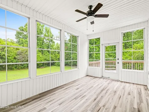 503 Wythe Grove Jacksonville NC 28546