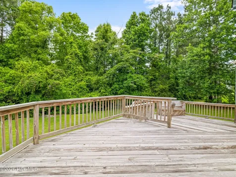 503 Wythe Grove Jacksonville NC 28546