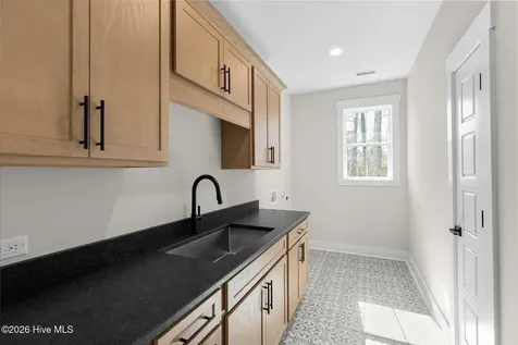 629 Vale Drive Wilmington NC 28411