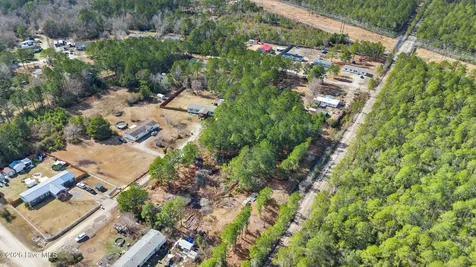 66 Tree Top Court Hampstead NC 28443