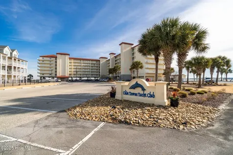 100 Olde Towne Yacht Club Drive Beaufort NC 28516