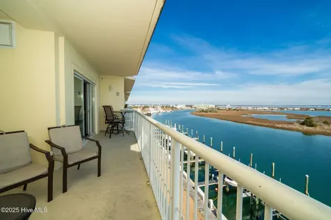 100 Olde Towne Yacht Club Drive Beaufort NC 28516