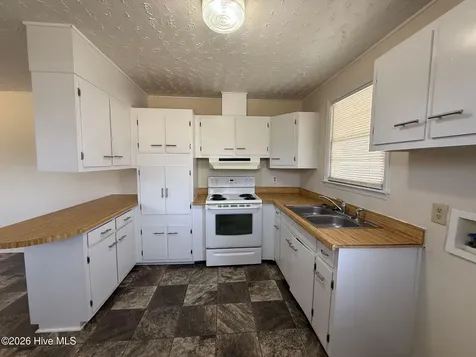 304 Old Hammock Road Swansboro NC 28584