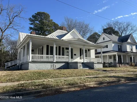 208 W College Street Mount Olive NC 28365