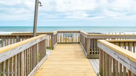 9201 Coast Guard Road Emerald Isle NC 28594