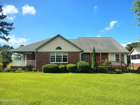 104 Boleyn Loop New Bern NC 28562